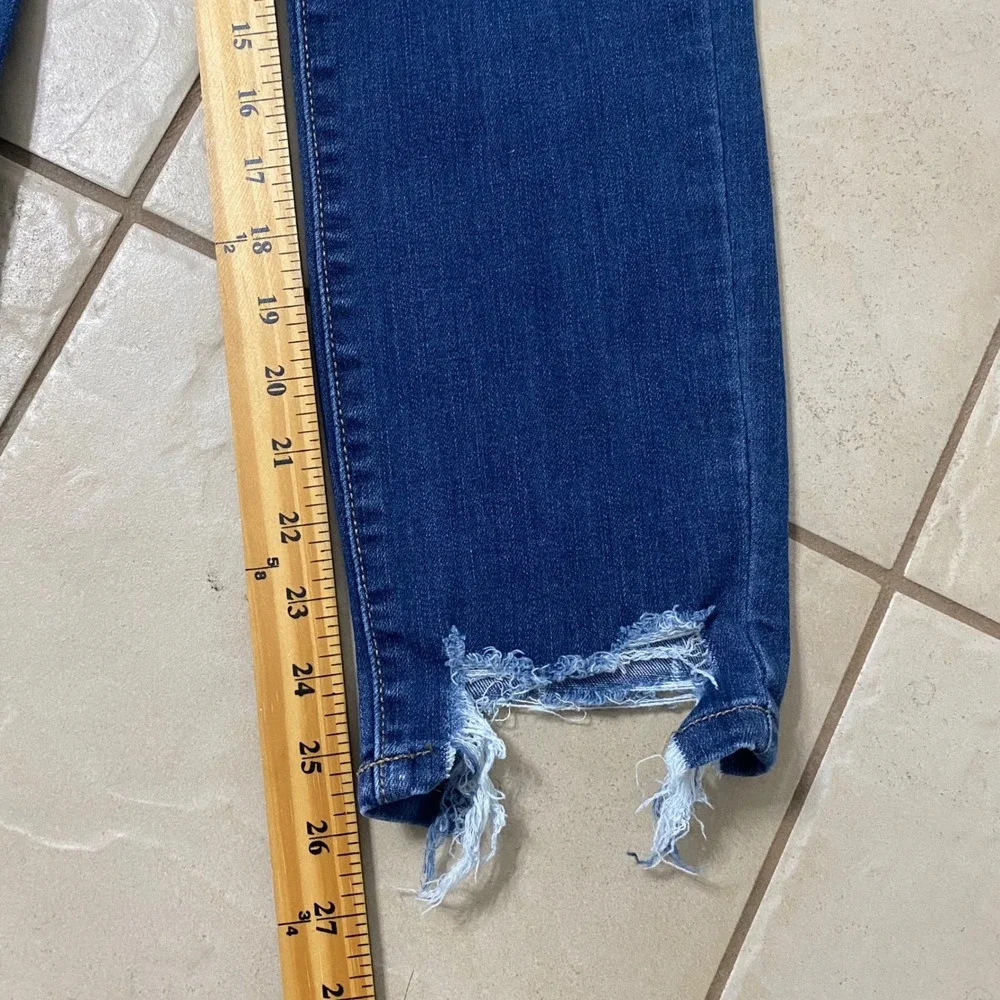 Judy Blue Relaxed Fit High Waist Skinny Jeans Medium Wash Distressed RawHem 3/26